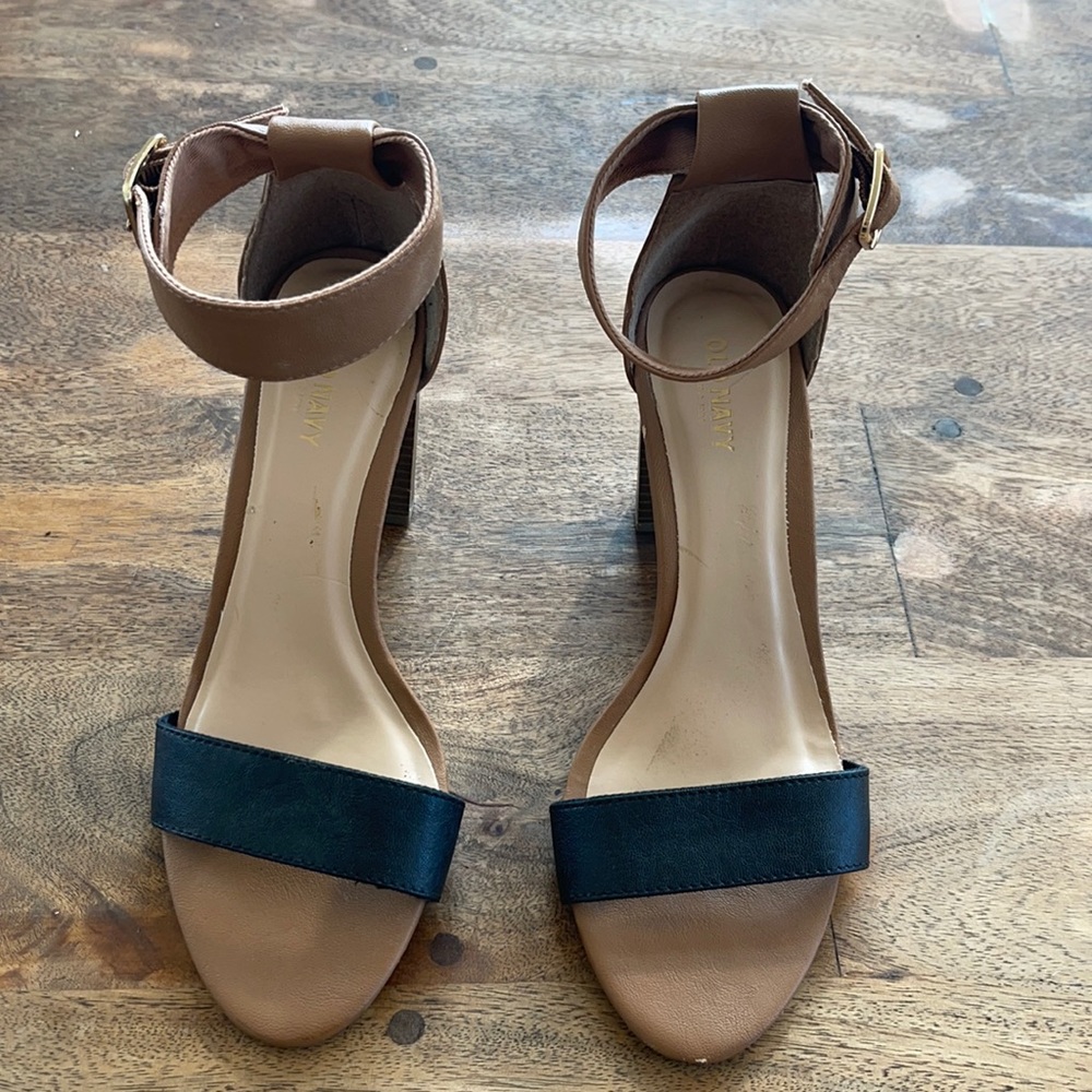 OLD NAVY 2 toned sandals